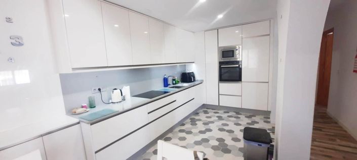 Image No.9-2 Bed House for sale