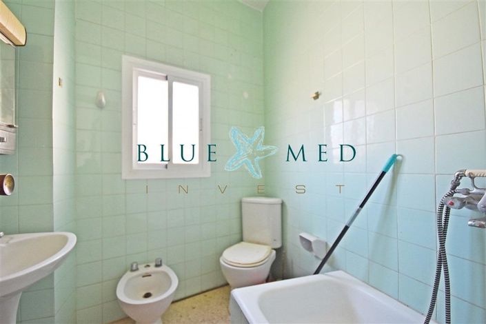 Image No.17-5 Bed Flat for sale