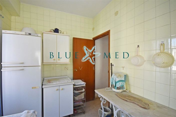 Image No.8-5 Bed Flat for sale