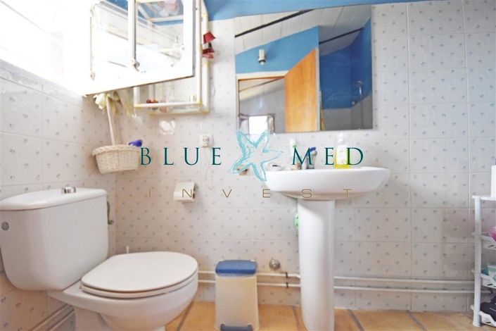 Image No.17-4 Bed Country House for sale