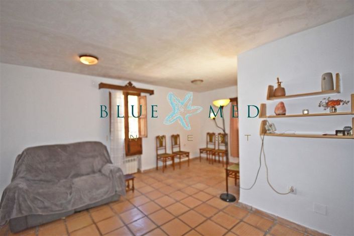 Image No.2-4 Bed Country House for sale