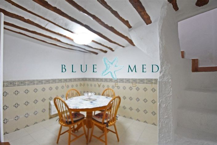 Image No.8-3 Bed House for sale