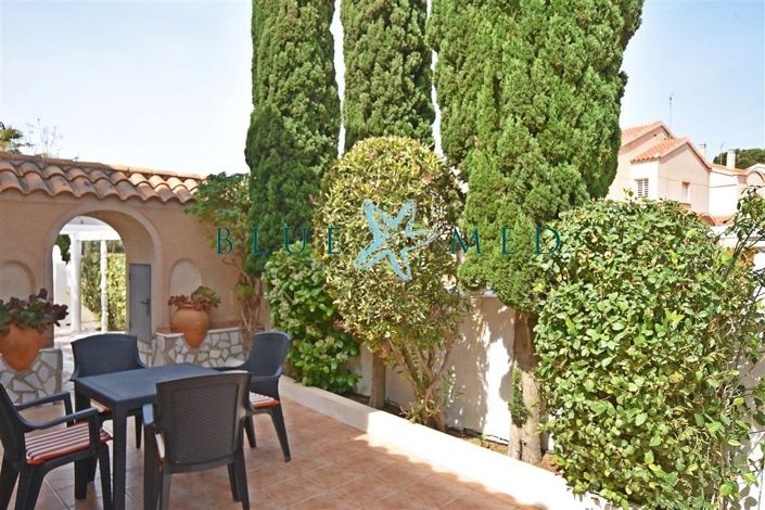 Image No.33-2 Bed Villa for sale