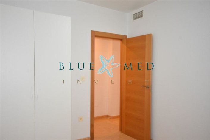 Image No.16-3 Bed Flat for sale