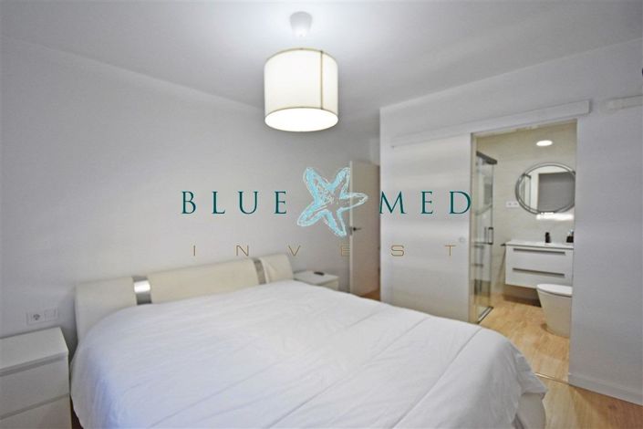 Image No.12-4 Bed Flat for sale