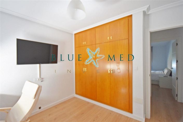 Image No.19-4 Bed Flat for sale