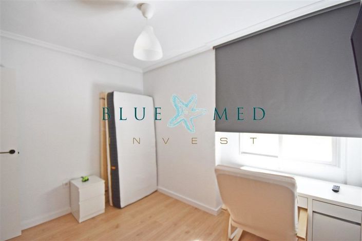 Image No.20-4 Bed Flat for sale