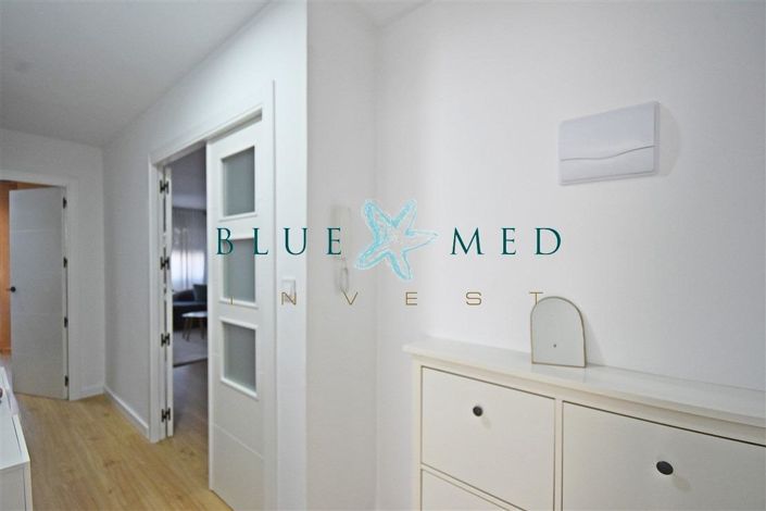 Image No.24-4 Bed Flat for sale