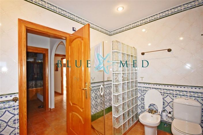 Image No.25-5 Bed Villa for sale