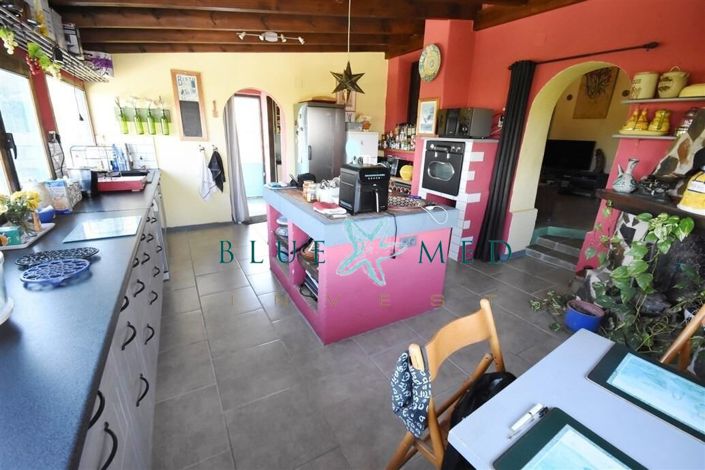 Image No.11-3 Bed Country House for sale
