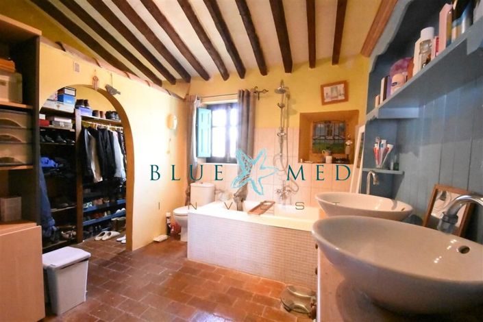 Image No.18-3 Bed Country House for sale