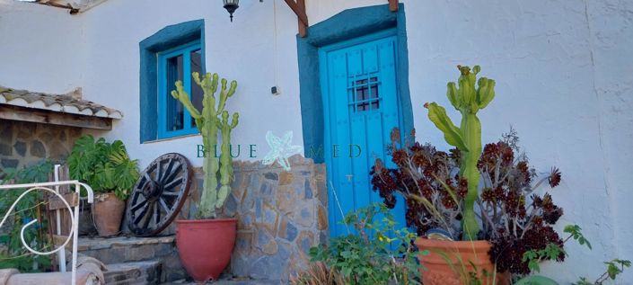 Image No.2-3 Bed Country House for sale