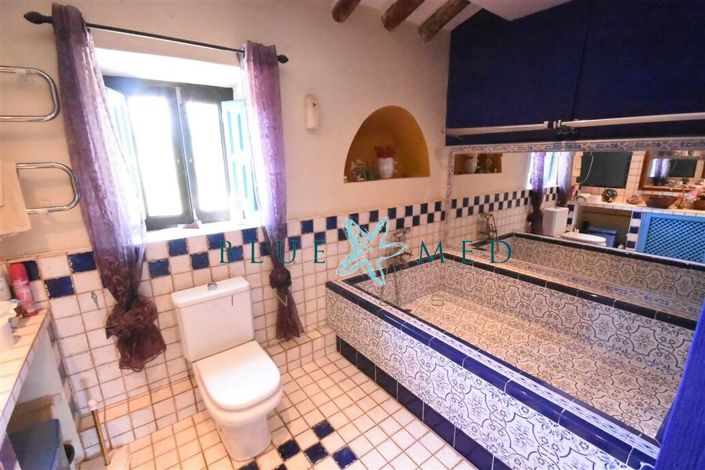 Image No.26-3 Bed Country House for sale