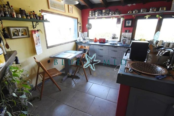 Image No.8-3 Bed Country House for sale