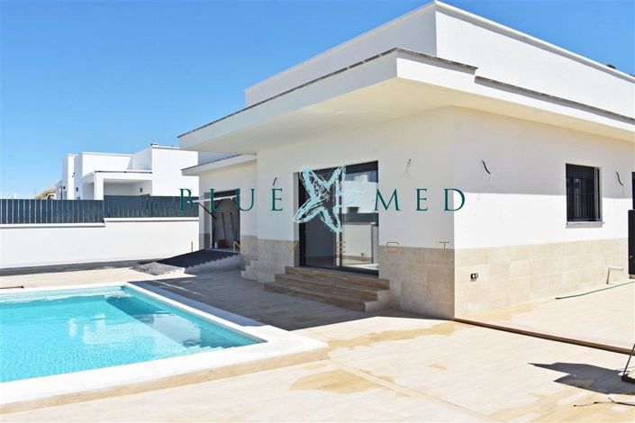Image No.2-3 Bed Villa for sale