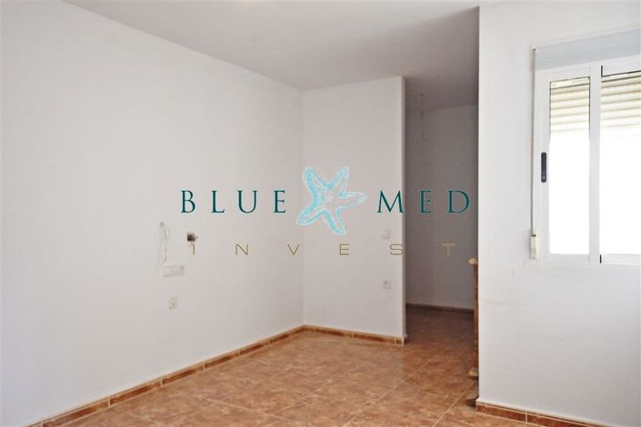 Image No.11-3 Bed Property for sale