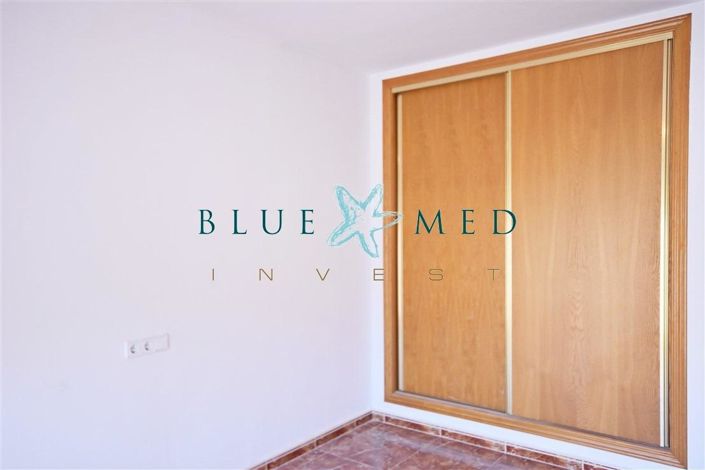 Image No.13-3 Bed Property for sale