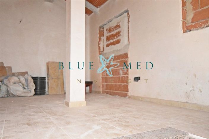 Image No.19-3 Bed Property for sale