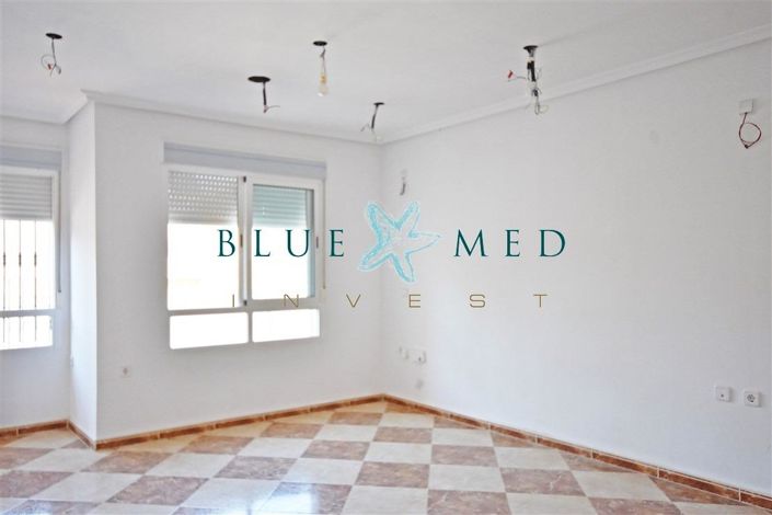 Image No.3-3 Bed Property for sale