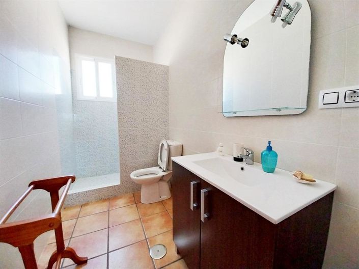 Image No.21-2 Bed Country House for sale