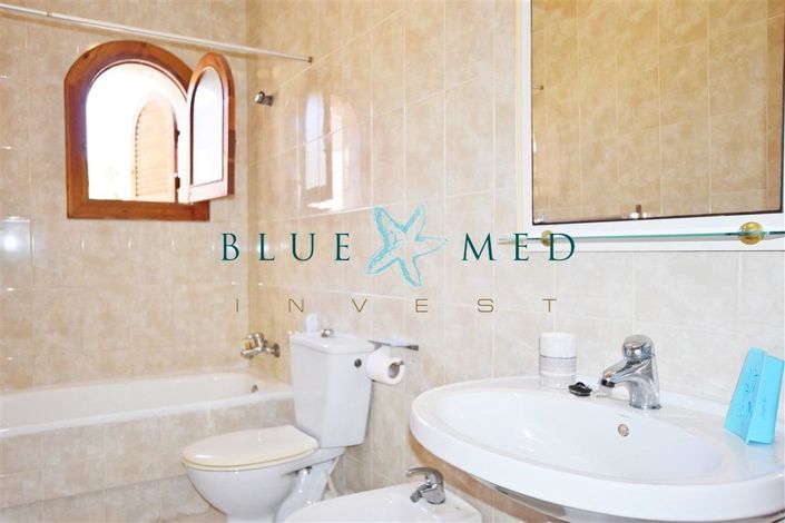 Image No.19-4 Bed Property for sale