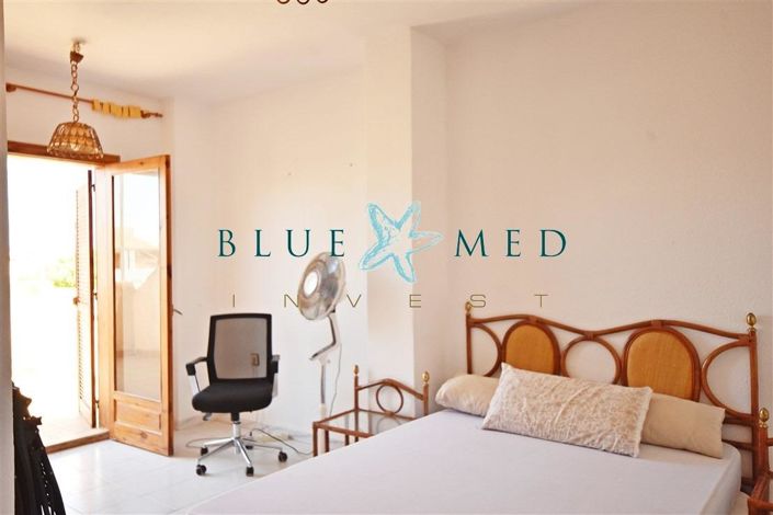 Image No.21-4 Bed Property for sale