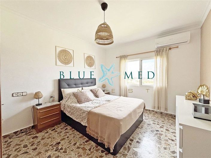 Image No.21-6 Bed Country House for sale