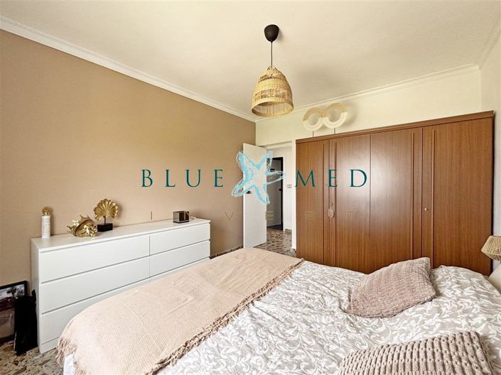Image No.24-6 Bed Country House for sale