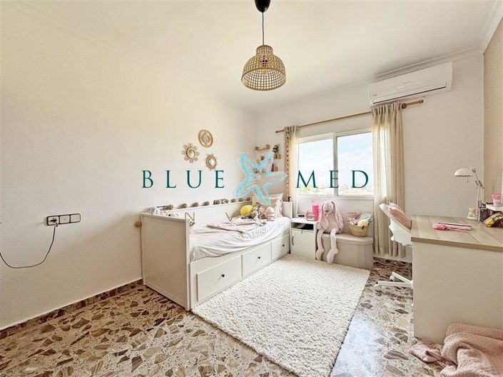 Image No.25-6 Bed Country House for sale