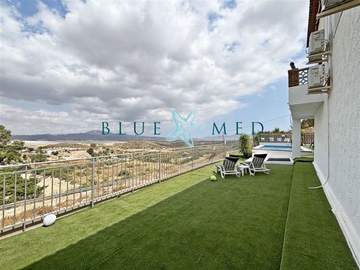 Image No.6-6 Bed Country House for sale