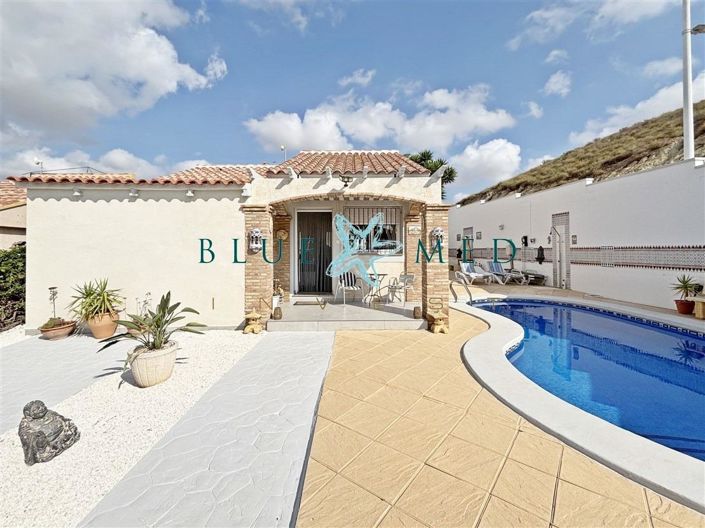 Image No.4-2 Bed House for sale