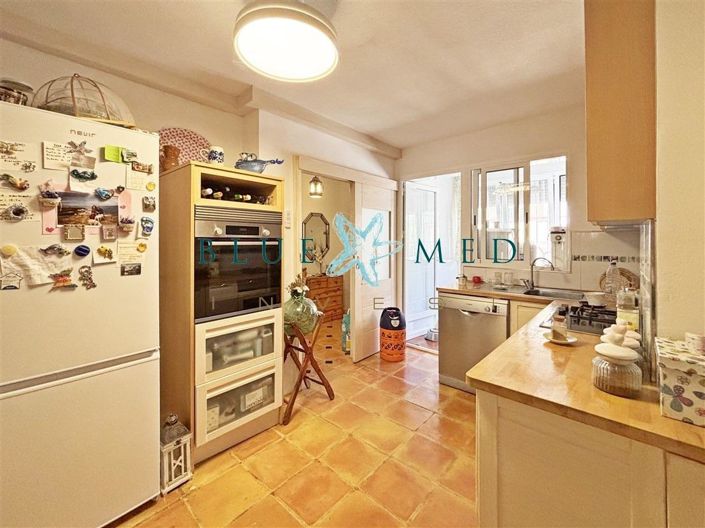 Image No.10-3 Bed Flat for sale