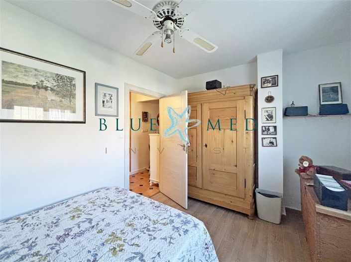 Image No.18-3 Bed Flat for sale