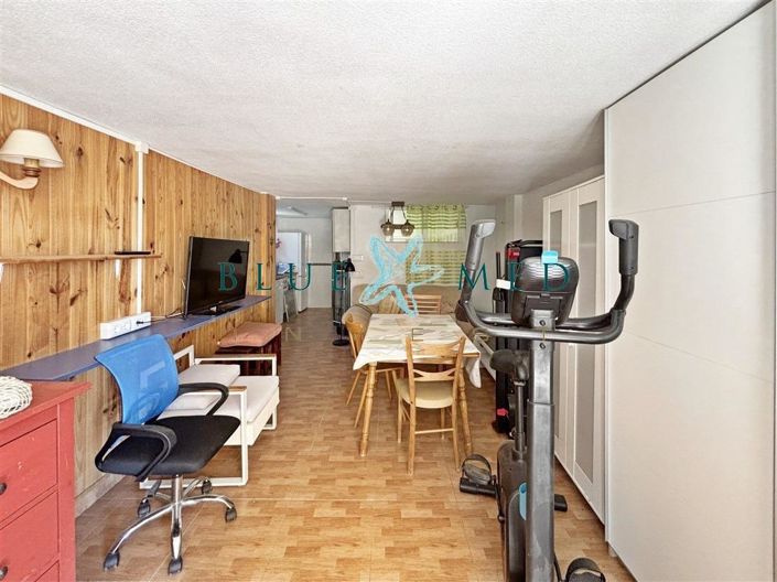 Image No.21-3 Bed Flat for sale