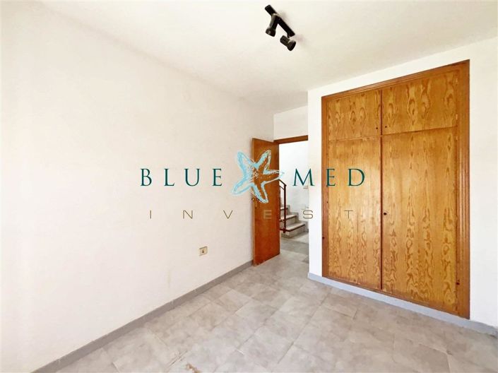 Image No.10-4 Bed Property for sale