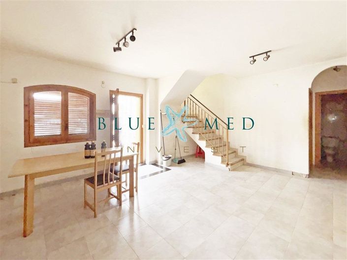 Image No.4-4 Bed Property for sale