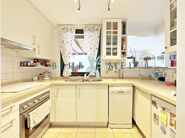 Image No.12-3 Bed Flat for sale