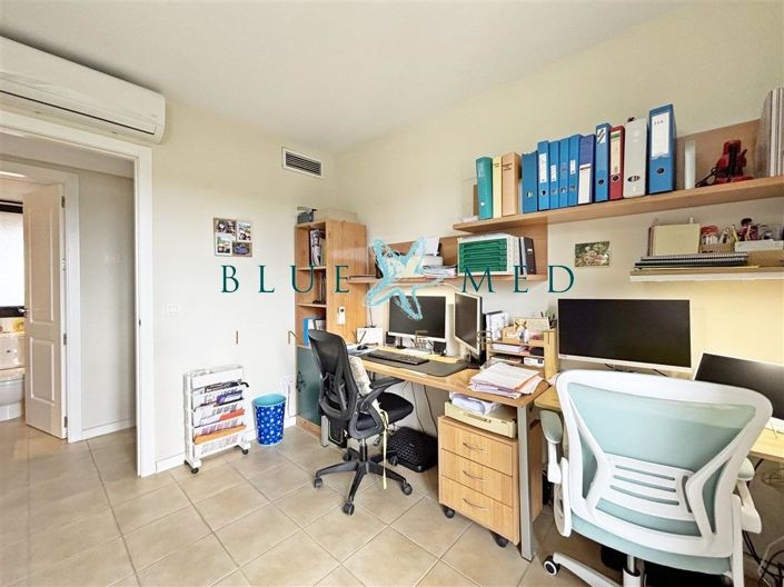 Image No.27-3 Bed Flat for sale