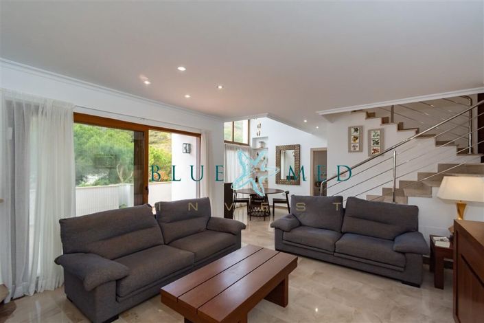 Image No.47-4 Bed Villa for sale