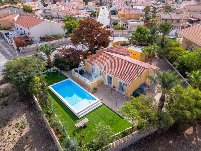 Image No.2-4 Bed Villa for sale