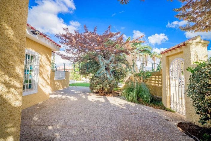 Image No.40-4 Bed Villa for sale