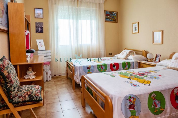 Image No.16-4 Bed Country House for sale