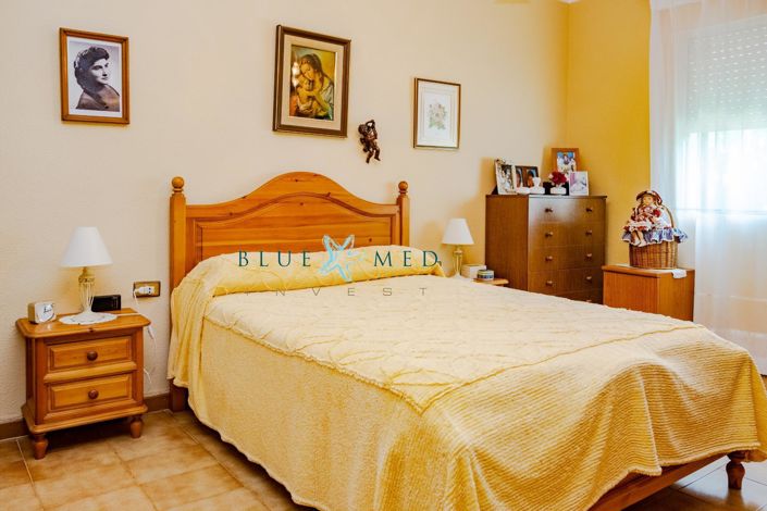 Image No.20-4 Bed Country House for sale