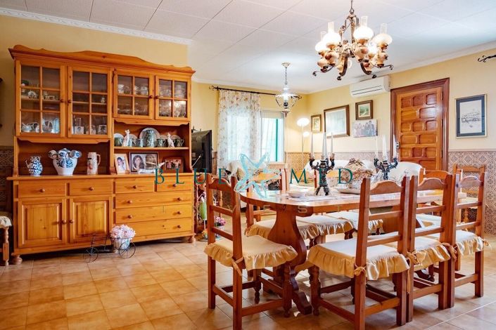 Image No.8-4 Bed Country House for sale