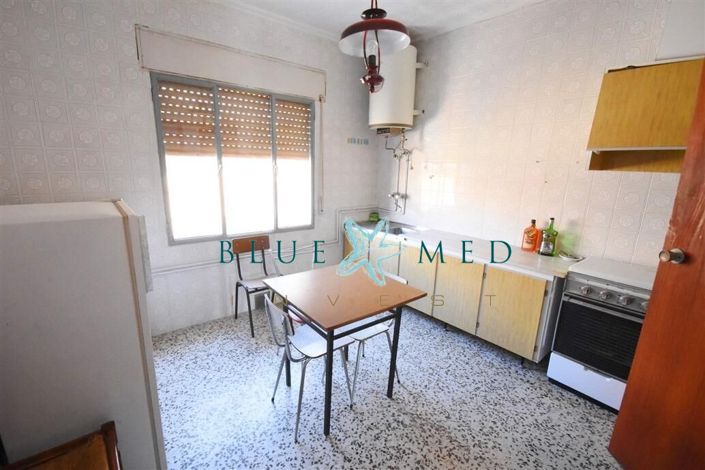 Image No.12-6 Bed Flat for sale