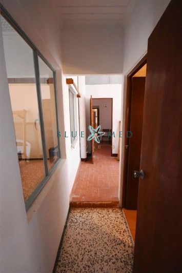 Image No.14-6 Bed Flat for sale