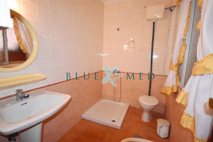 Image No.18-6 Bed Flat for sale