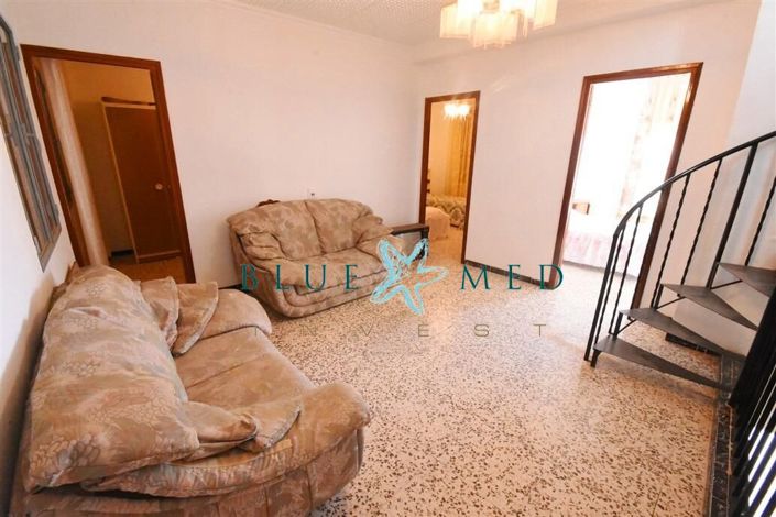 Image No.20-6 Bed Flat for sale