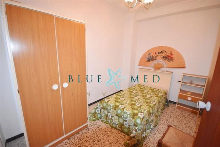 Image No.22-6 Bed Flat for sale