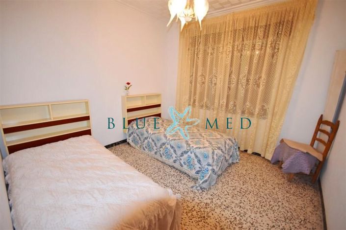 Image No.23-6 Bed Flat for sale